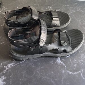 Merrell Sandals Men’s 8 Very good condition